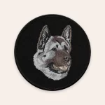 badge zwart American Akita